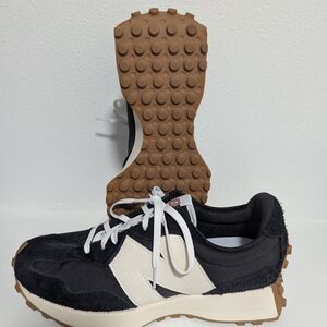 New Balance 327's Black, Cream And Gum Sole. NWOT. Retail $100